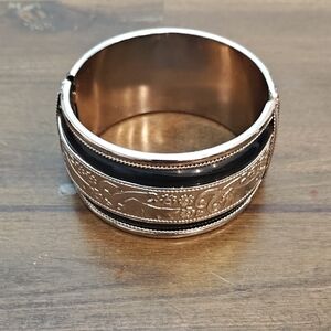 Elegant Black and Gold Bangle Bracelet